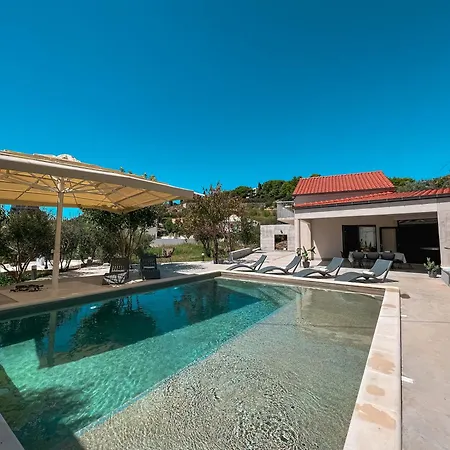 Mediterranean Oasis Seaside With Pool
