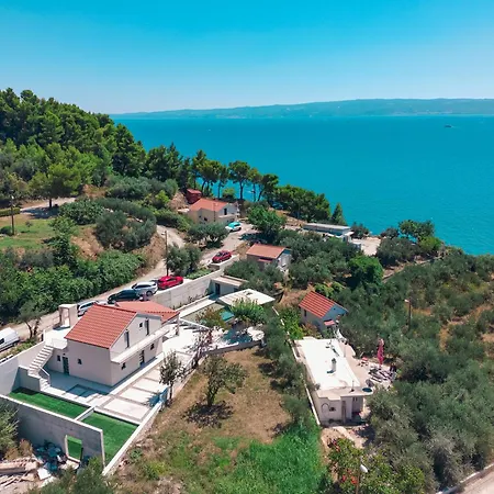 Vila Mediterranean Oasis Seaside With Pool *